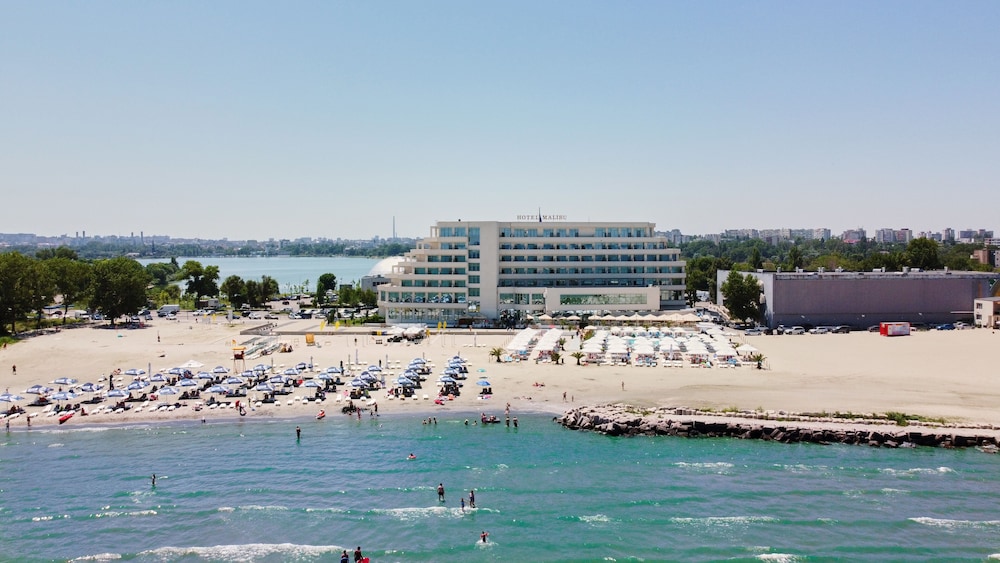 Malibu Hotel 45/50