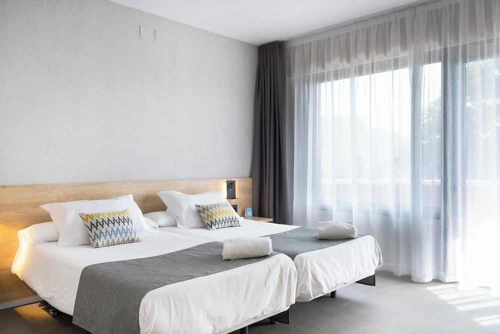 Superior, Twin Beds