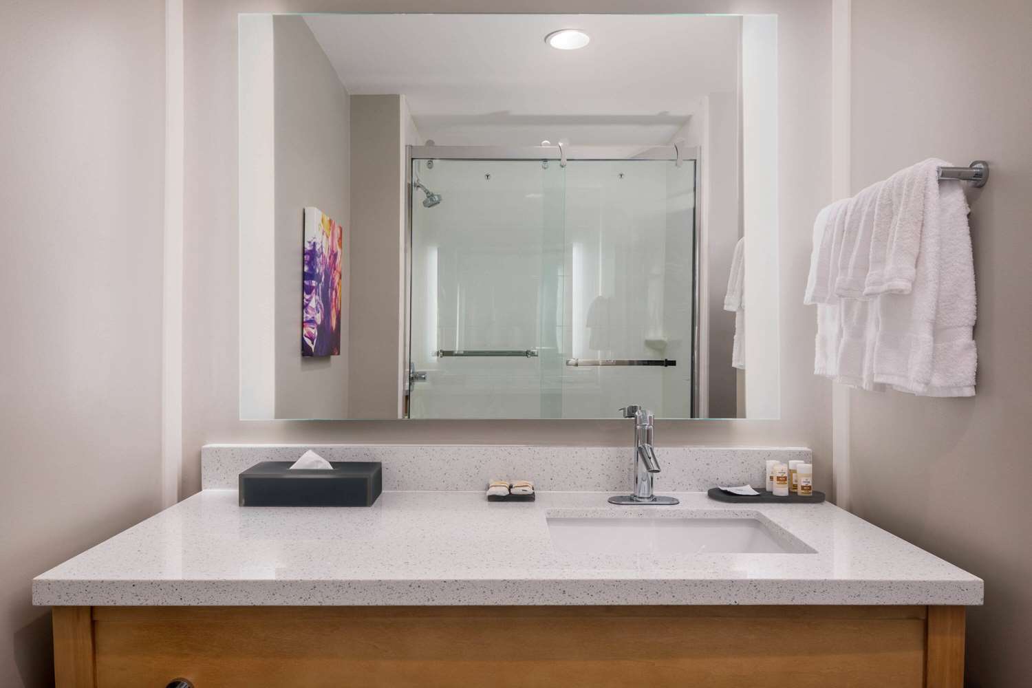 La Quinta Inn & Suites by Wyndham Greensboro Arpt High Point 50/52