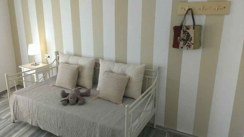 Hotel Cyclades 42/61