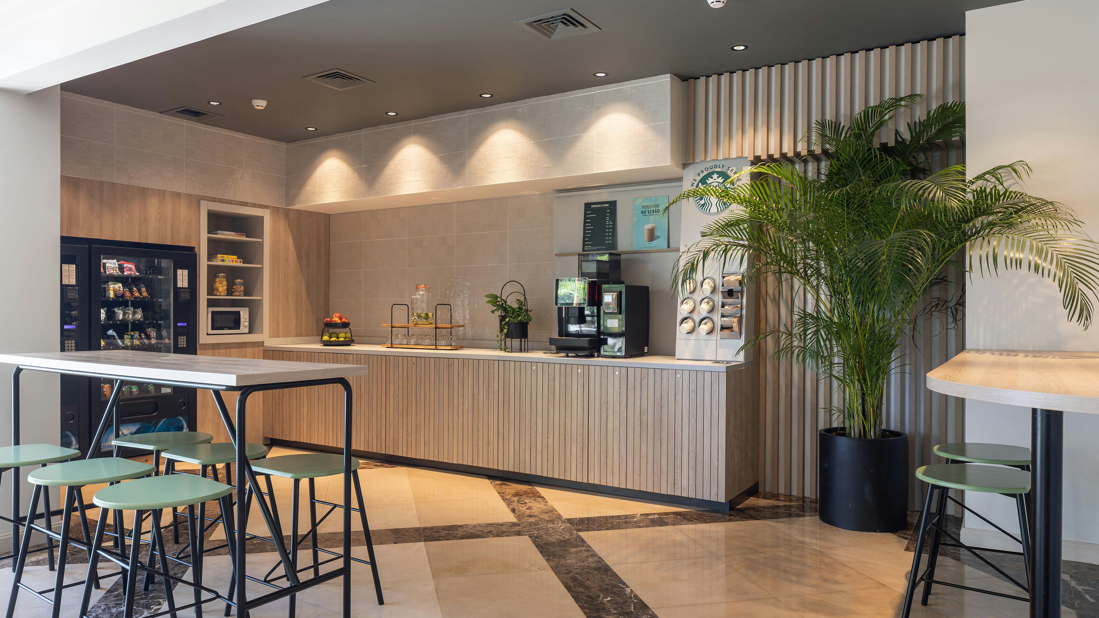 Holiday Inn Algarve Albufeira by IHG 67/79