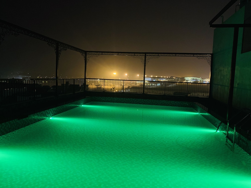 Paragon Noi Bai Hotel and Pool 23/49