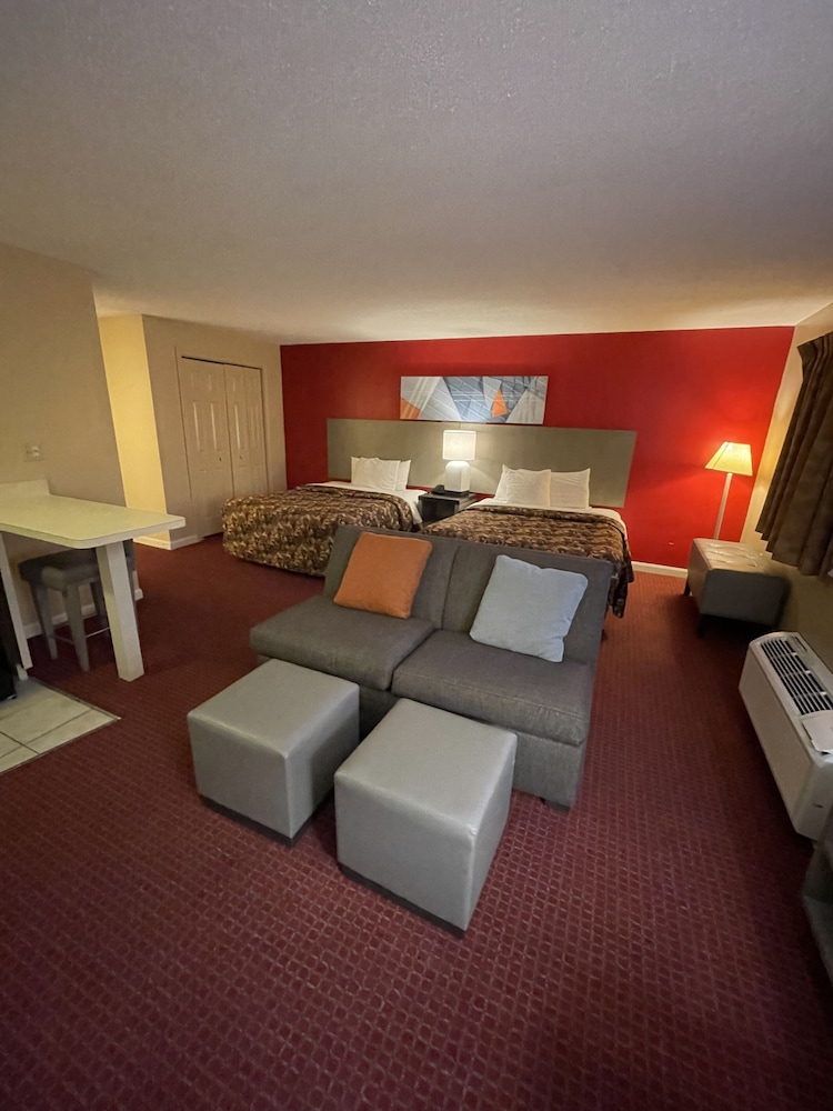 Gold Star Inn Suites 26/40
