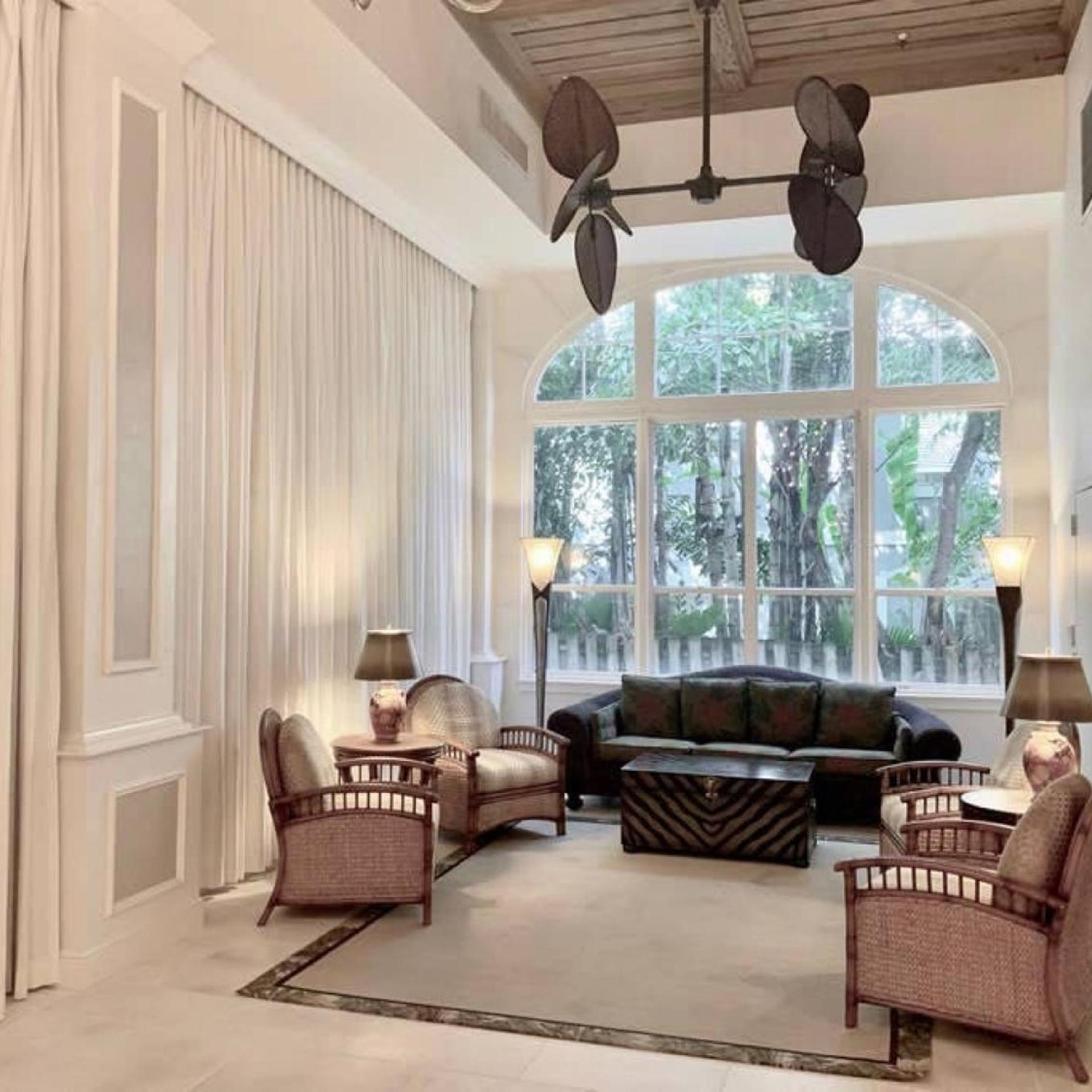 Hemingway Suites at Palm Beach Hotel Island 32/50