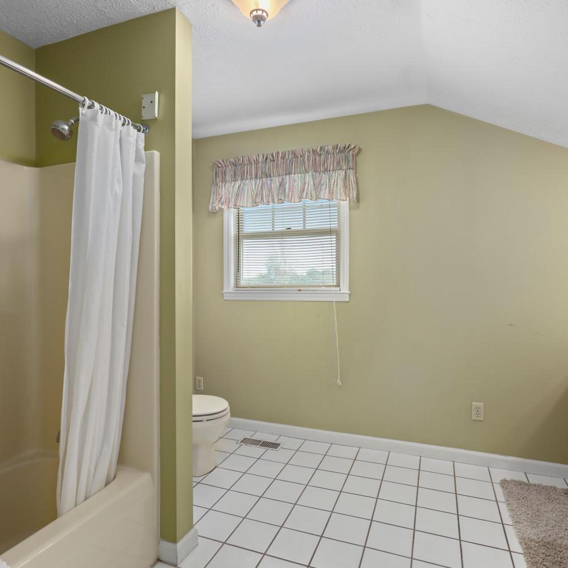 Four Seasons Country Inn 44/45