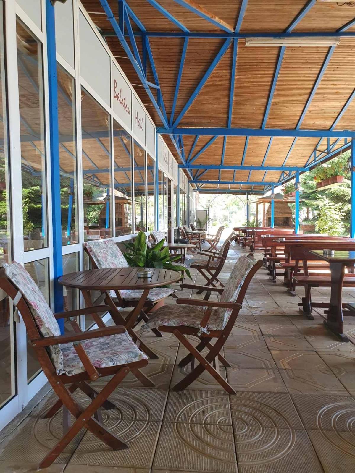 Balaton Hotel 50/52