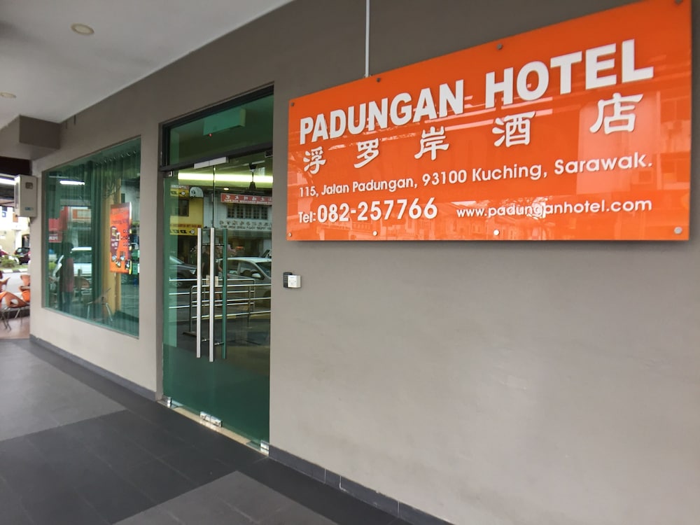Padungan Hotel 13/23
