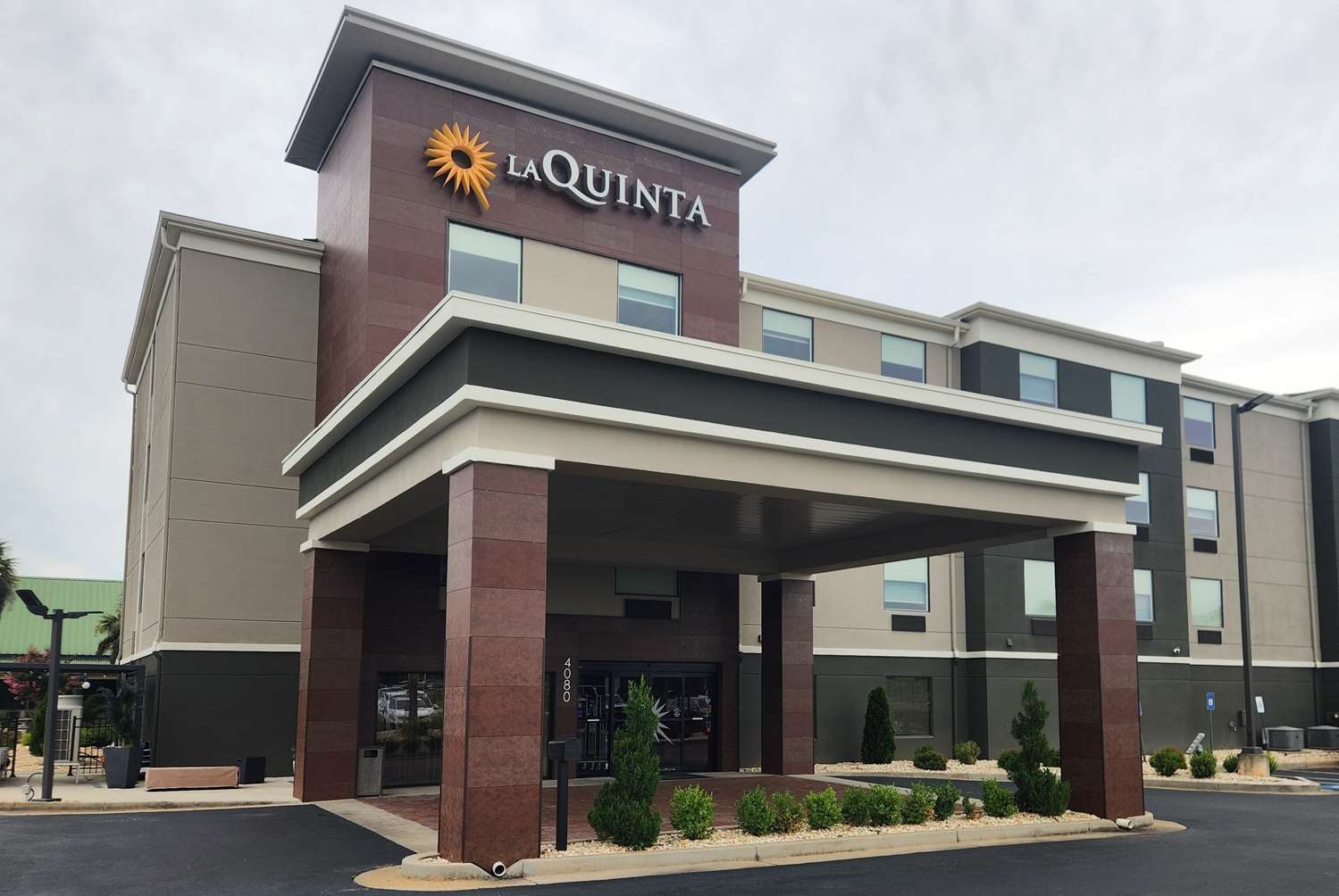 La Quinta Inn Suites Warner Robins 8/62