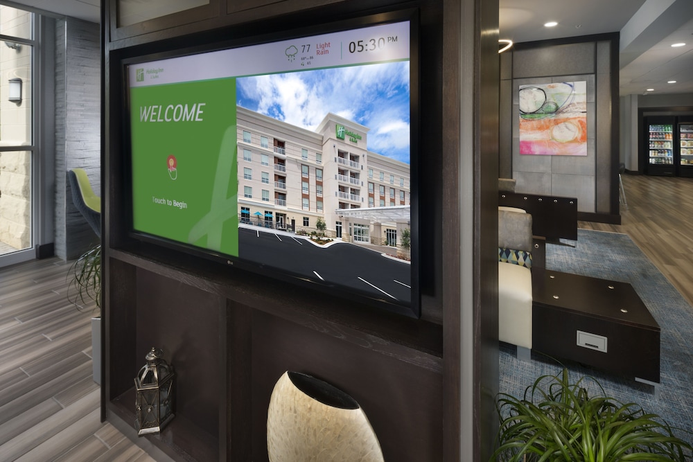Holiday Inn And Suites Arden Asheville Airport 13/51