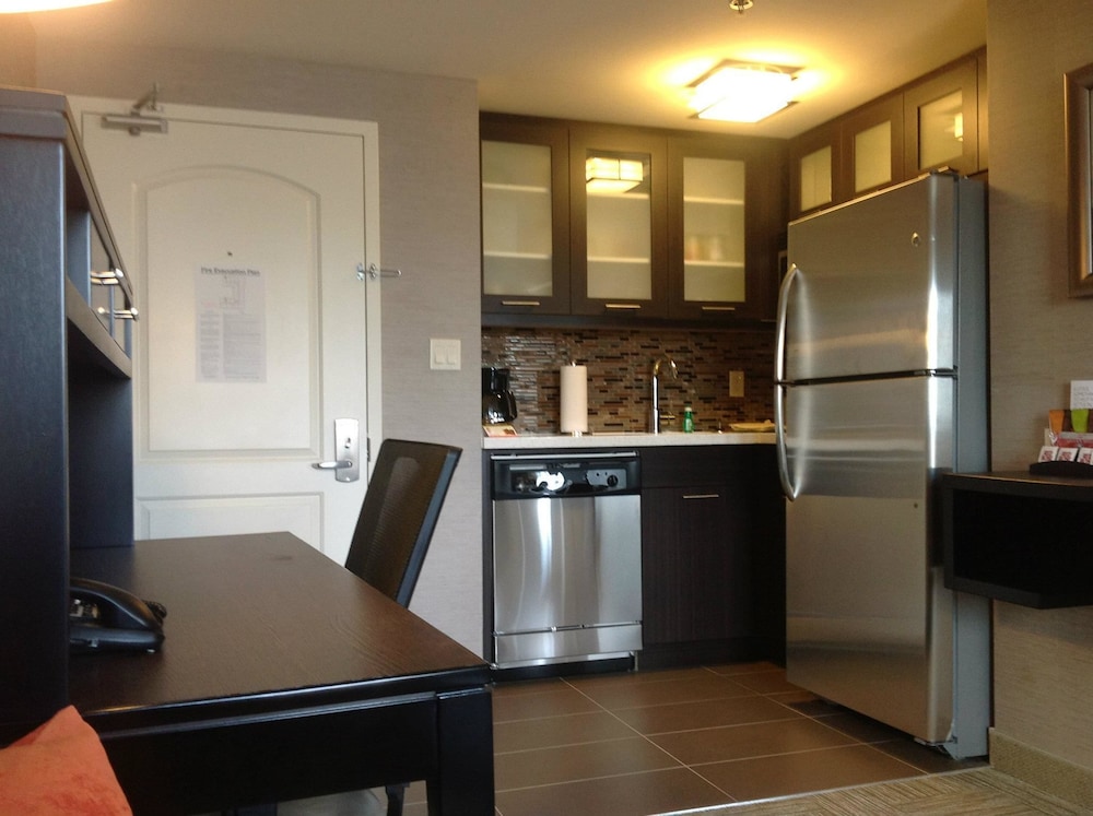 STAYBRIDGE SUITES HAMILTON - DOWNTOWN 7/80