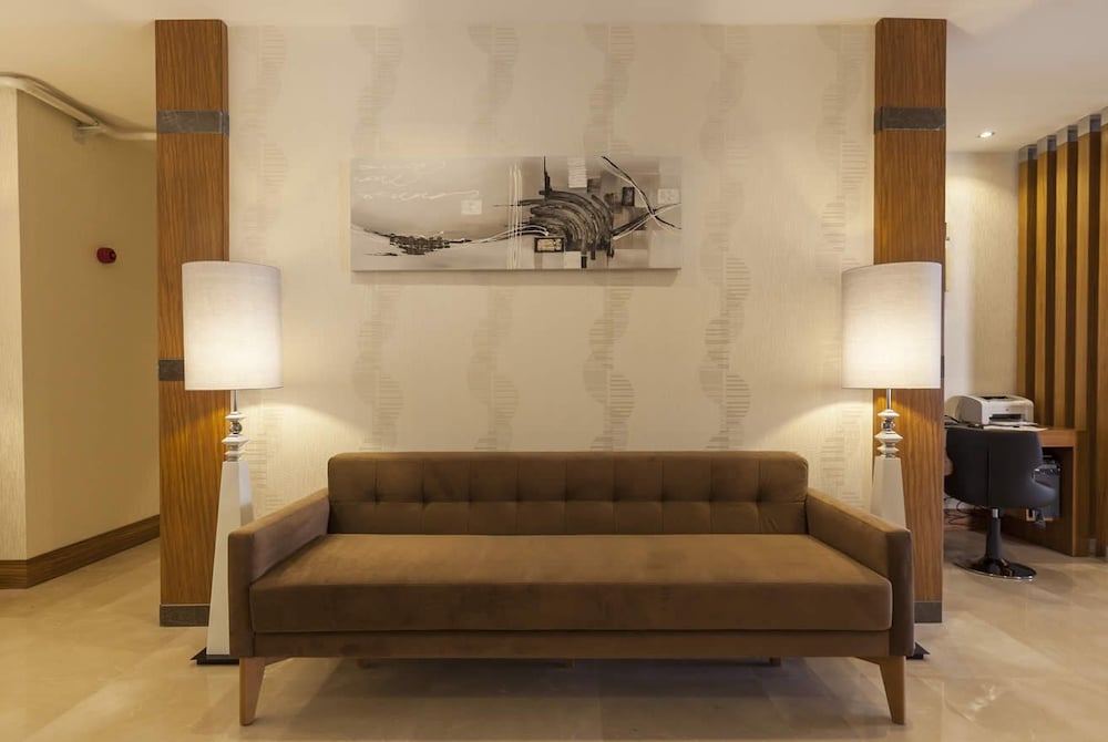 LAMEC HOTEL BUSINESS 22/32