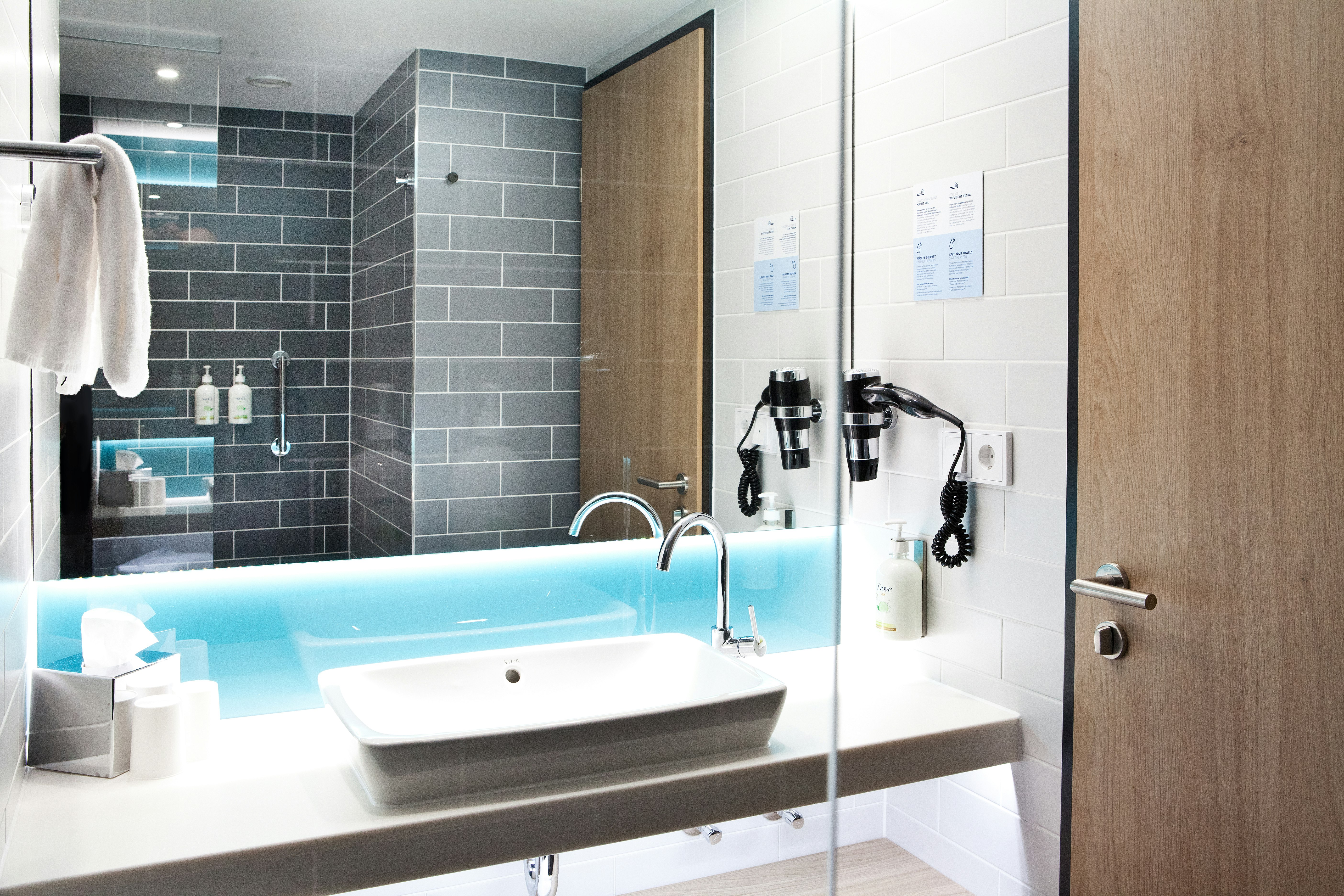 HOLIDAY INN EXPRESS SIEGEN 78/79