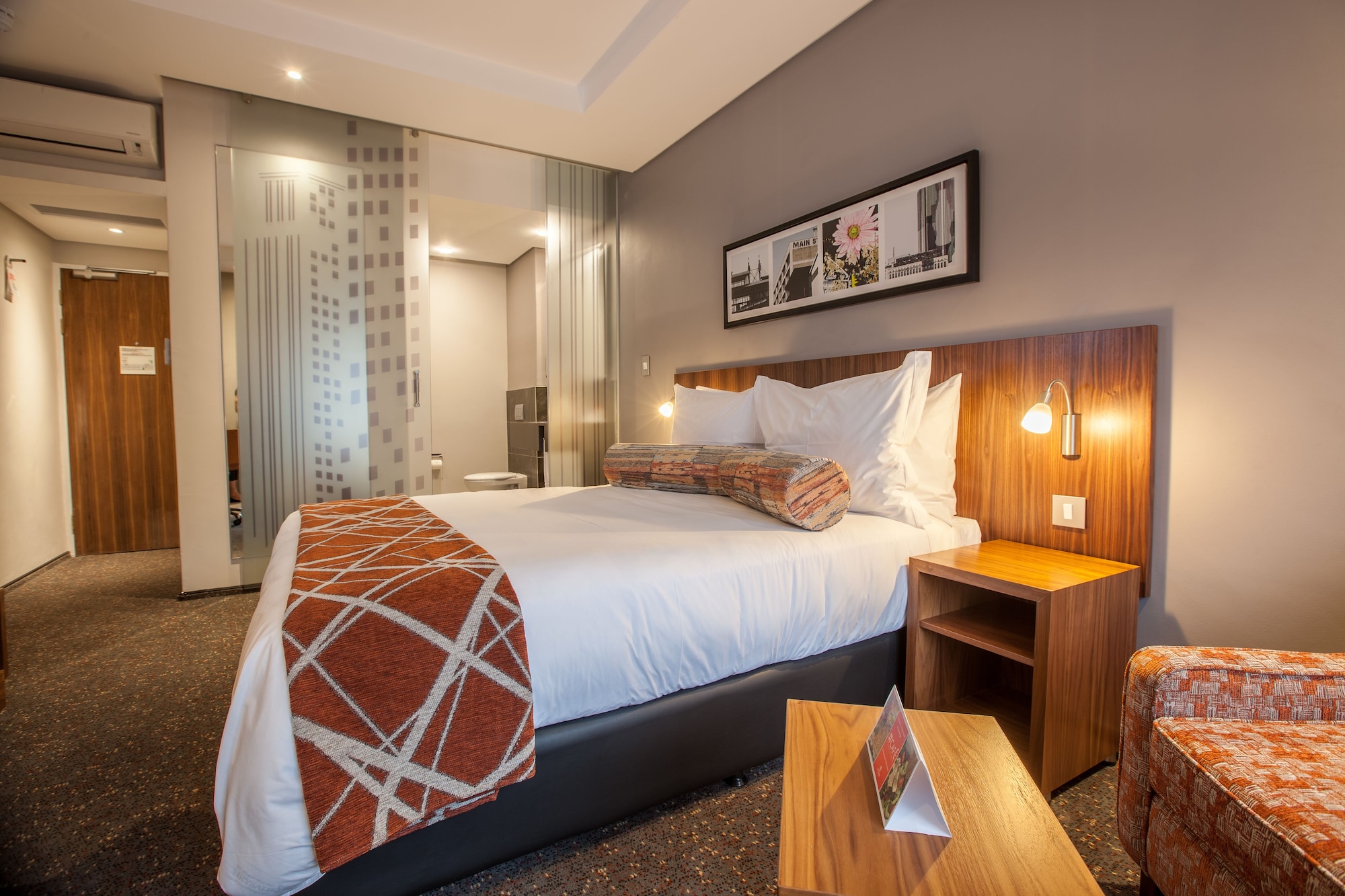Room, Queen Bed, Sofa