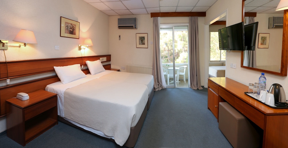 Forest Park Hotel 17/65