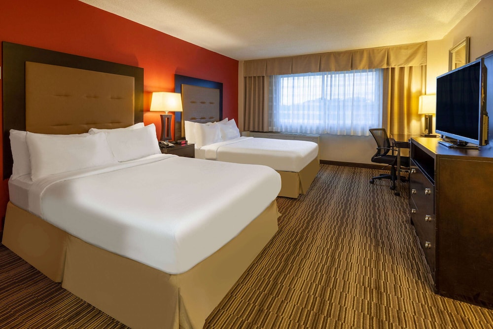 Randolph Hotel Liverpool/Syracuse/Airport West, Trademark 14/63
