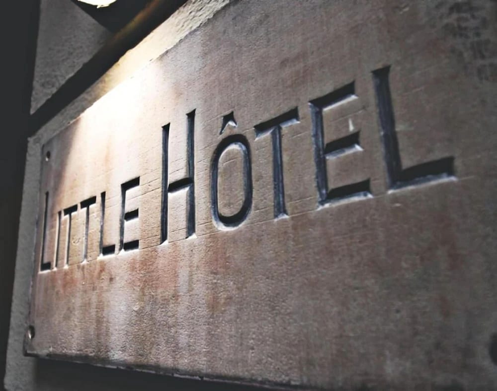 Little Hotel 18/32