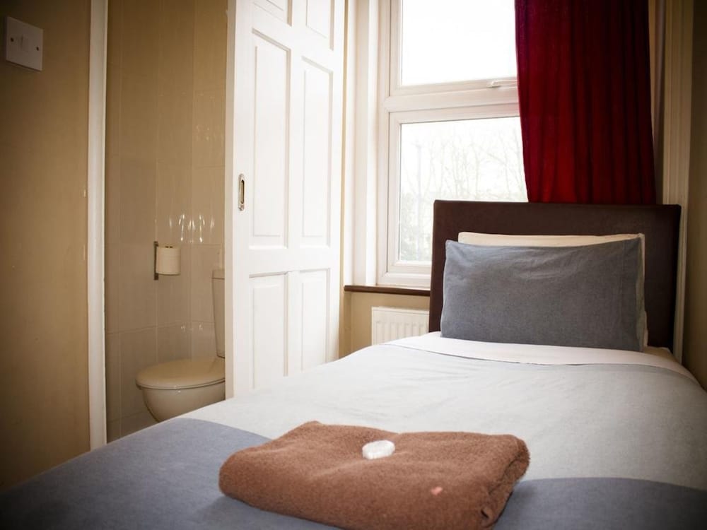 Cricklewood Lodge Hotel 15/33