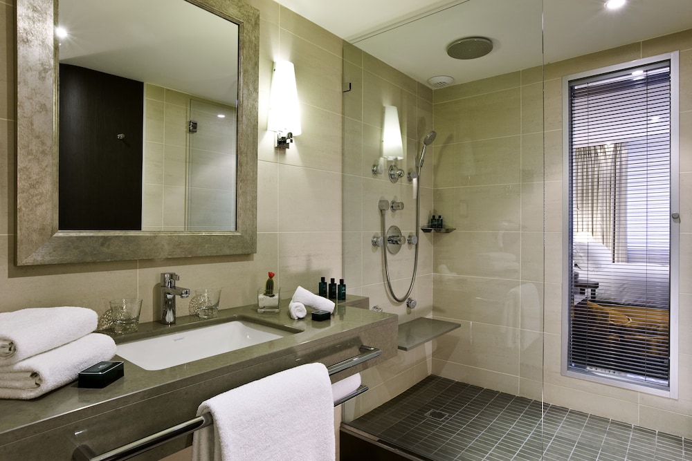 Sofitel Marseille Vieux Port Hotel 50/50