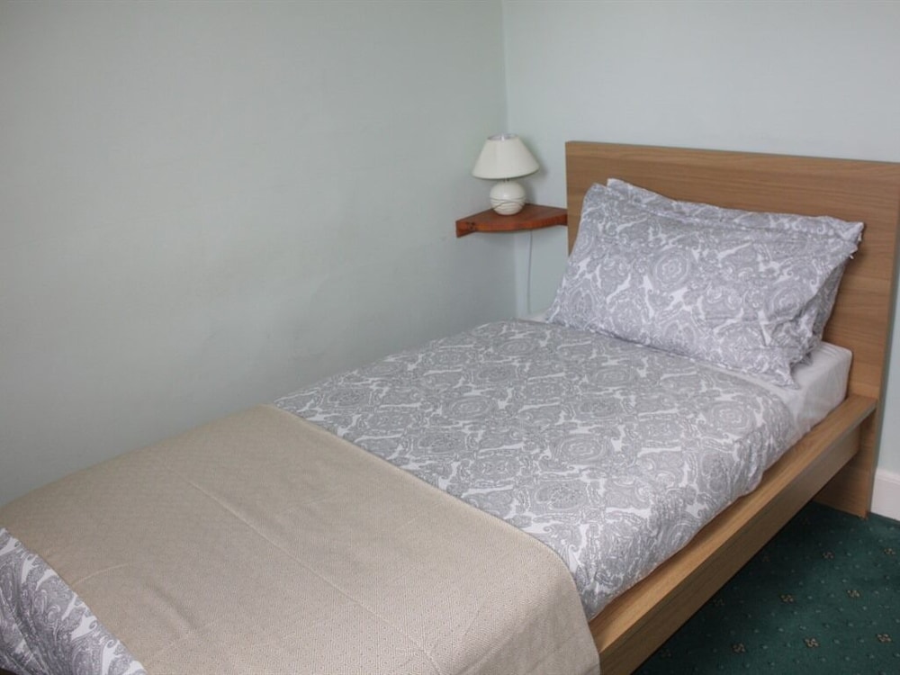 Airdenair Guest House 28/50