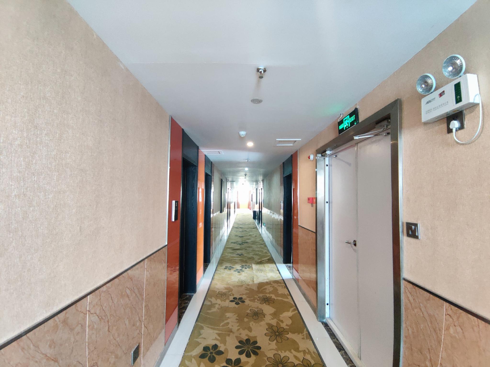 Thank Inn Plus Hotel (He'nan Zhoukou Chuanhui District Red Star Macalline) 6/49