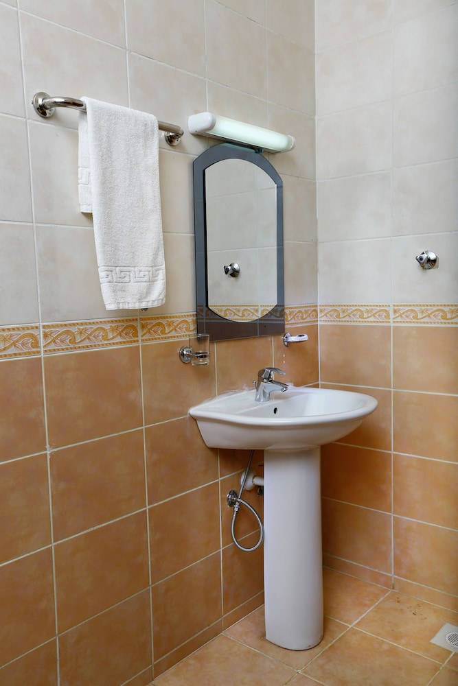 Muscat International Hotel 45/50