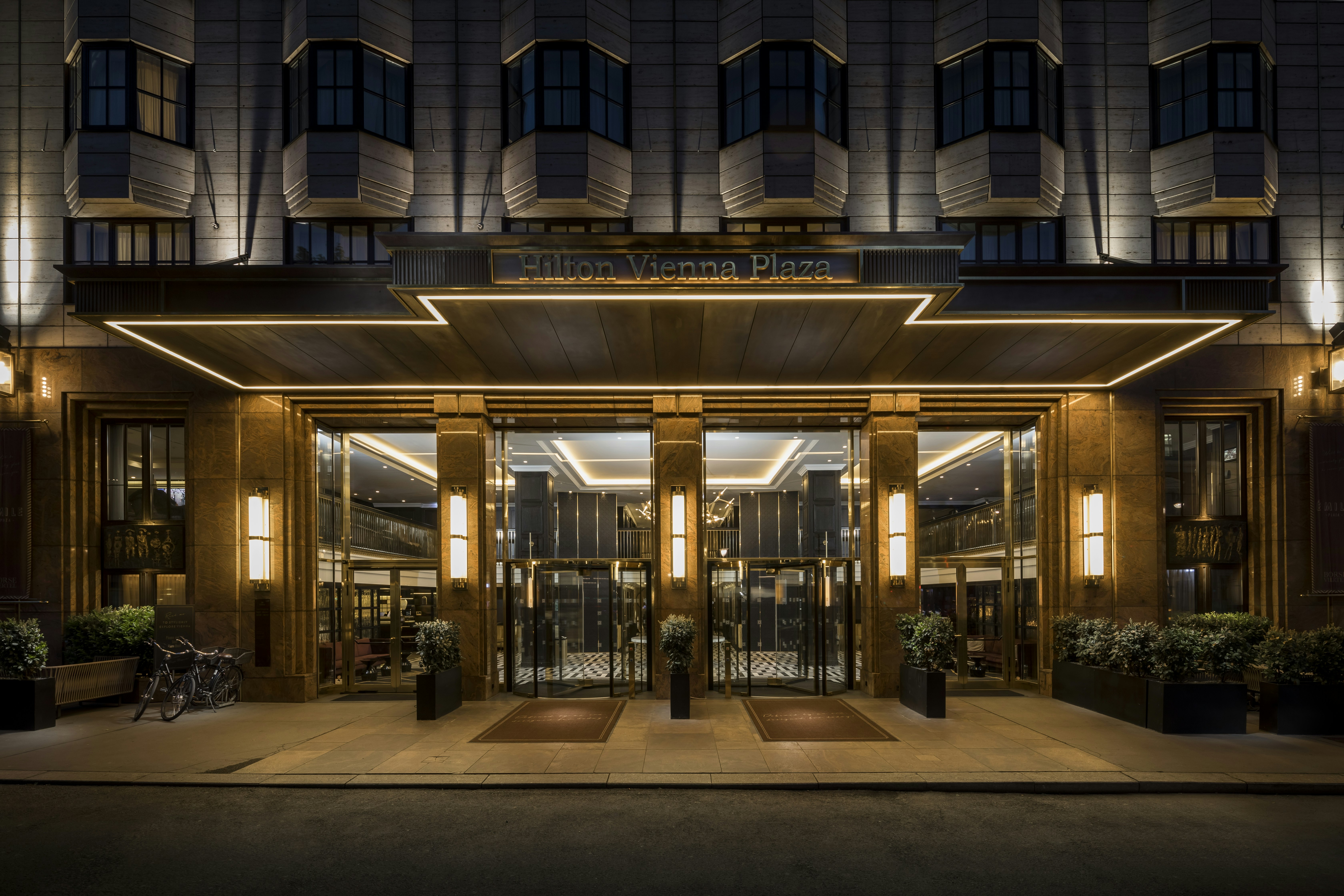 Hilton Vienna Plaza 5/83