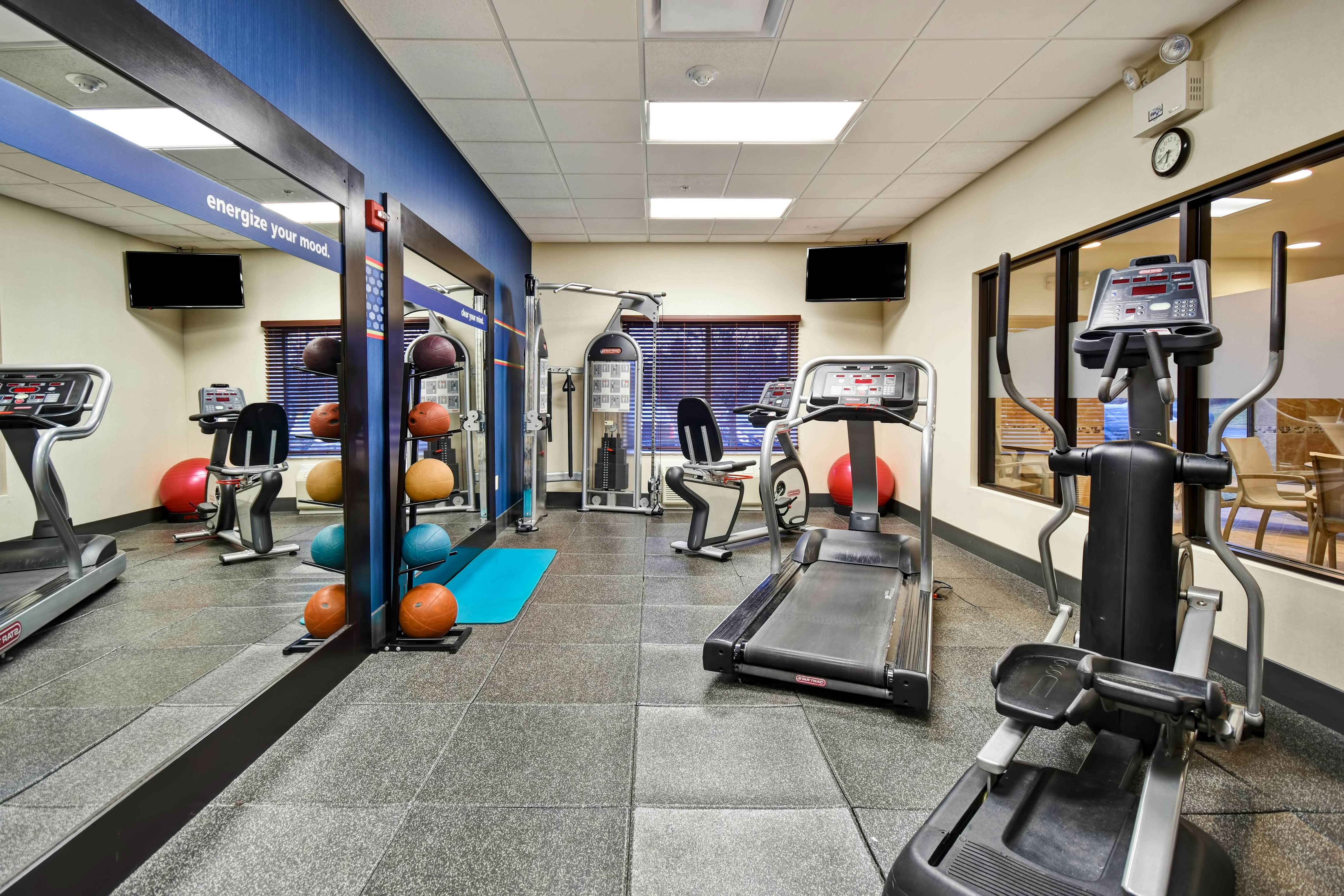 Hampton Inn Suites Detroit Canton 44/89