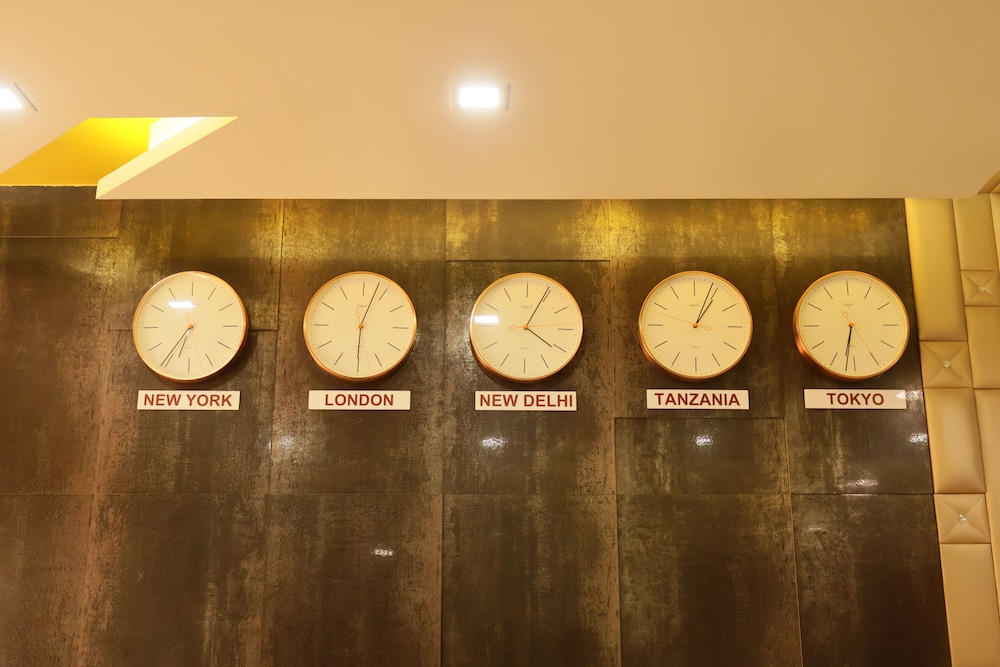 OYO Rooms Thaltej SG Highway 4/51