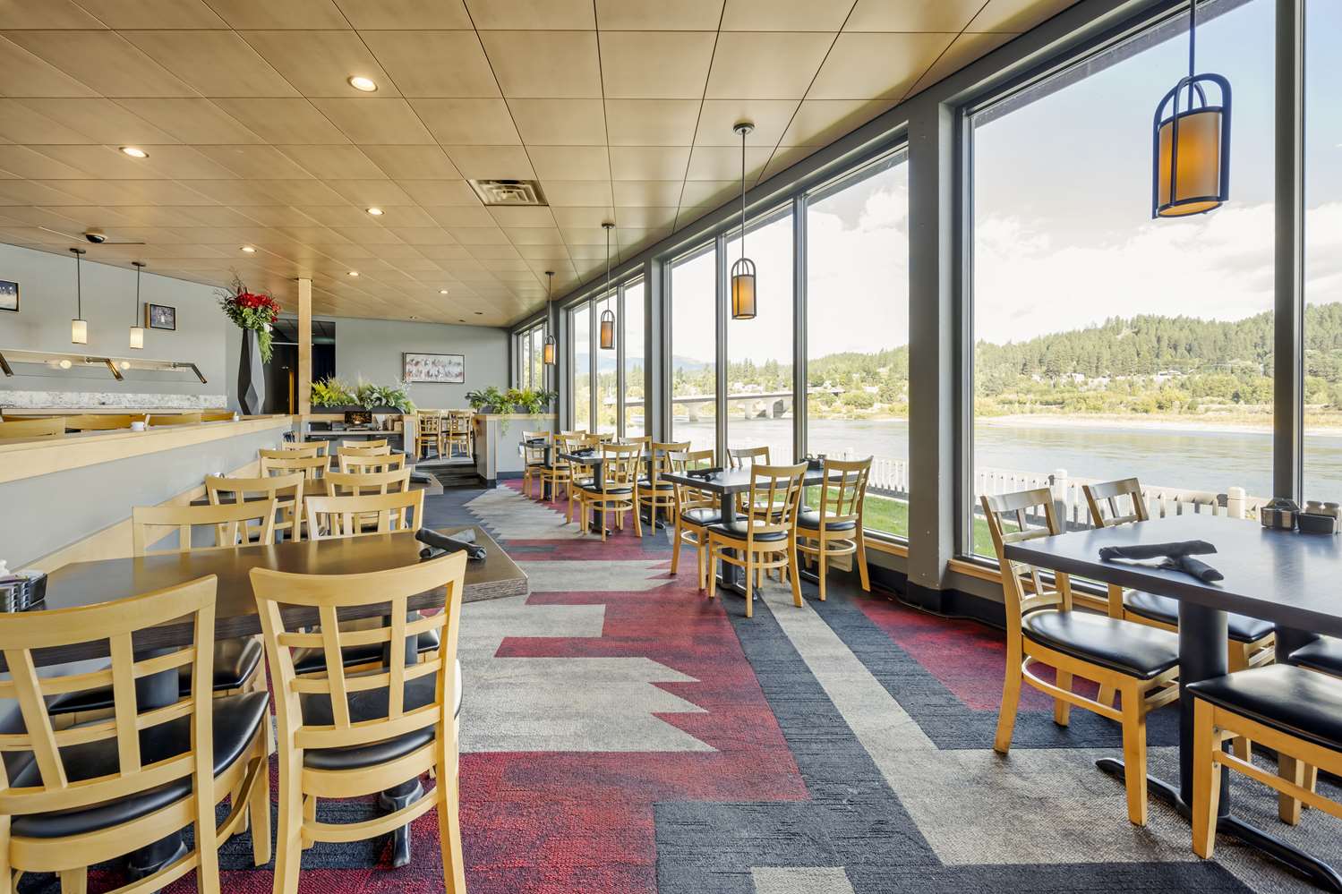 restaurant cafeteria