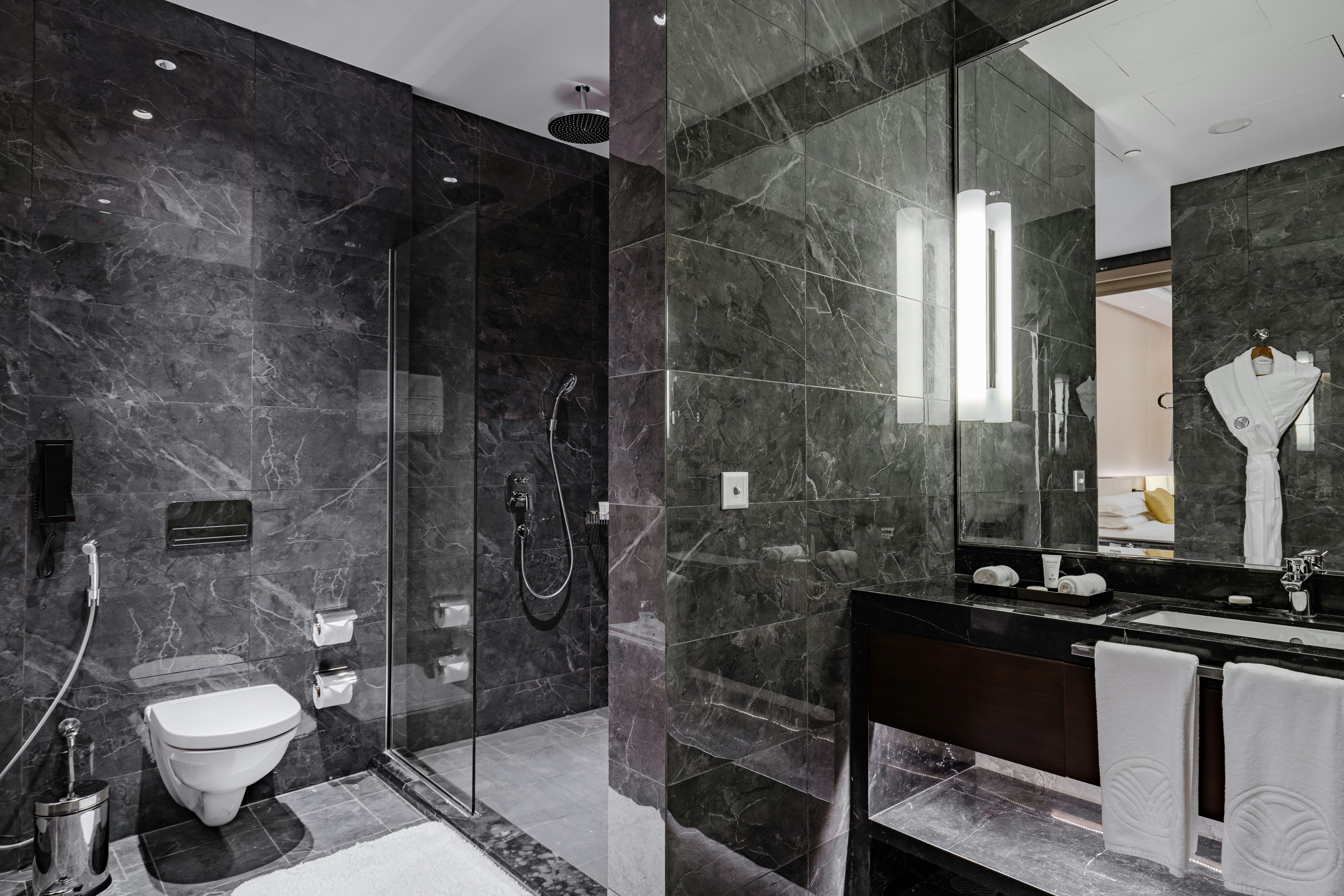 Suite, Sea or City View