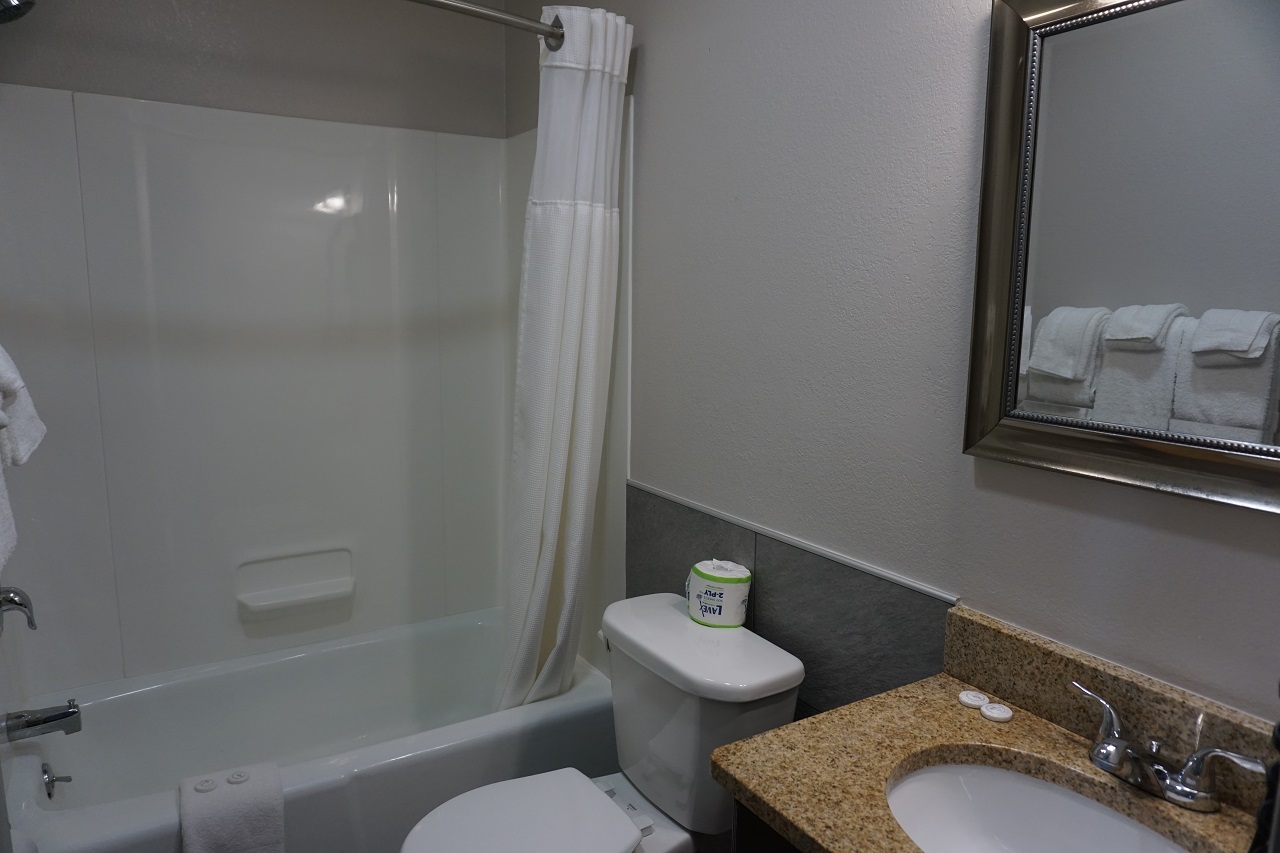 غرفة قياسية بسرير مزدوج، Harvest Drive Family Inn 4/4