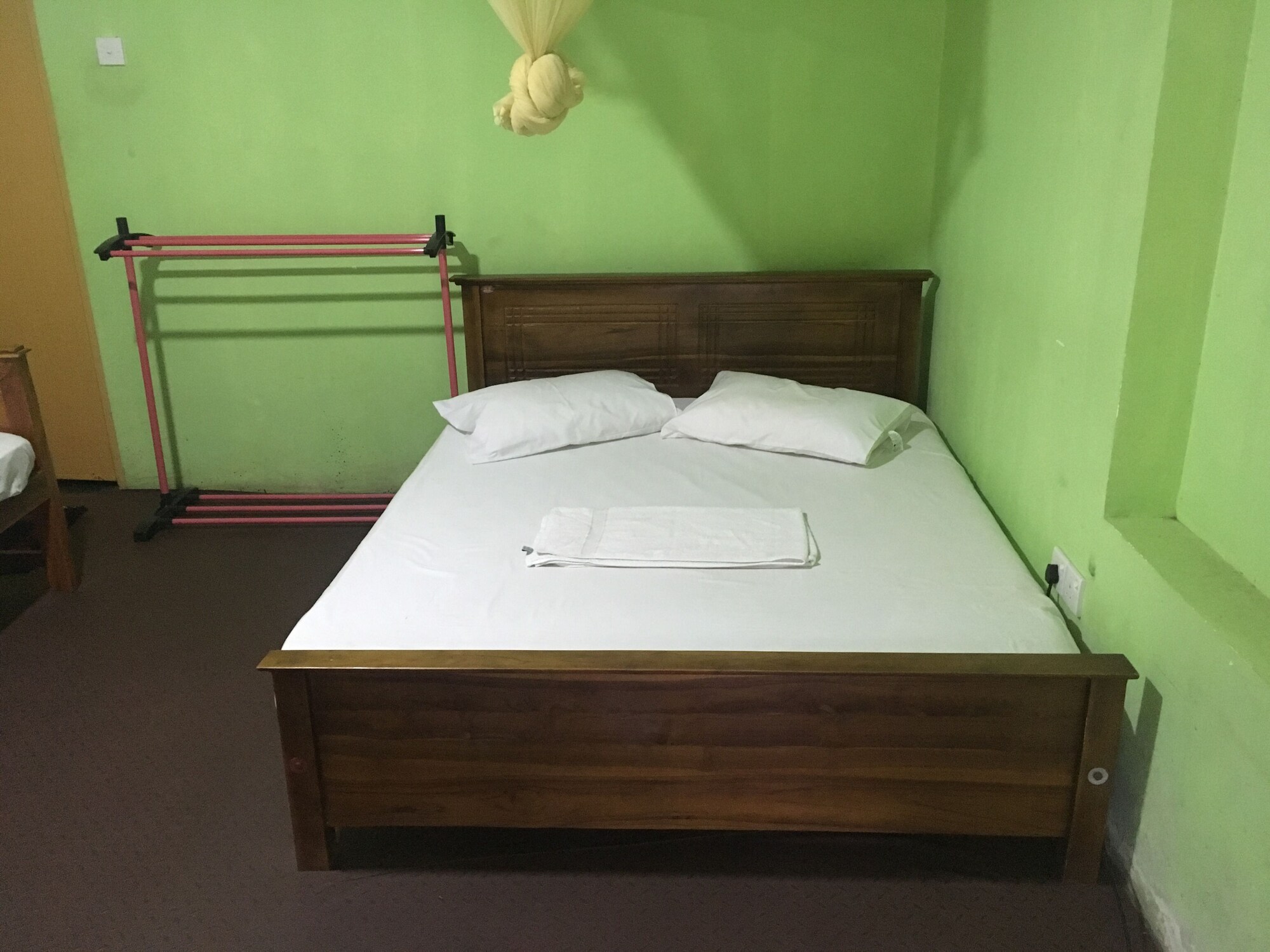 1 BEDROOM, BASIC, TRIPLE, PARK VIEW