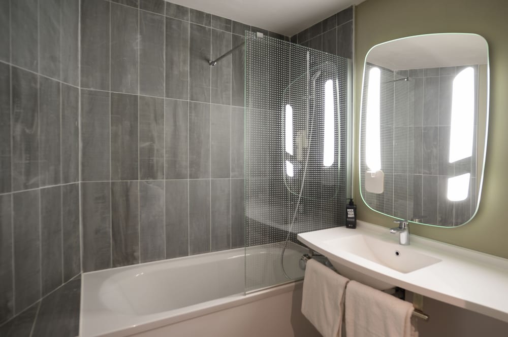IBIS SAINT GRATIEN 46/50