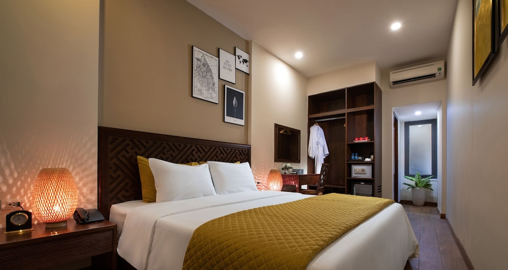 Hanoi Lakeside Premium Hotel 8/31