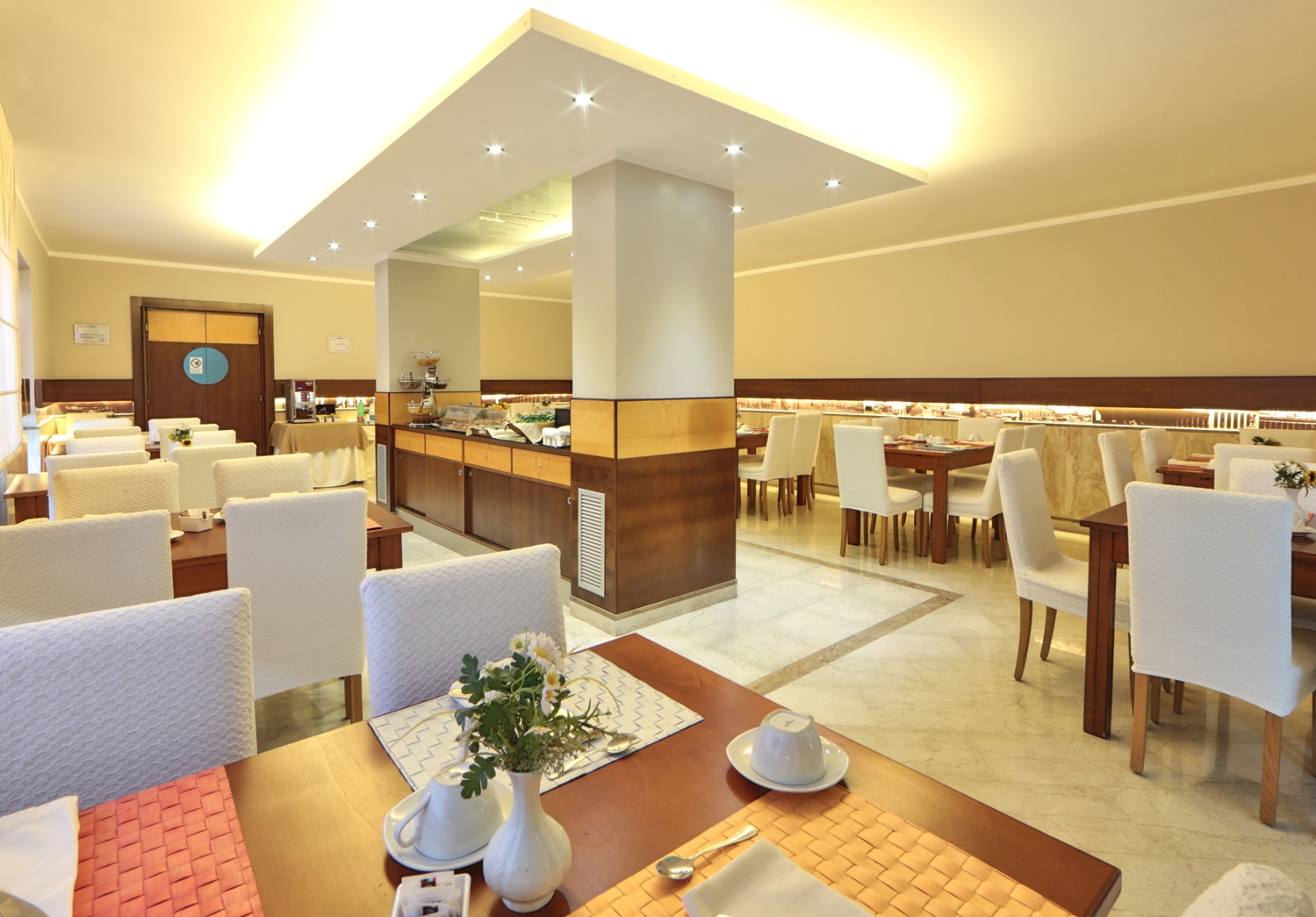 restaurant cafeteria