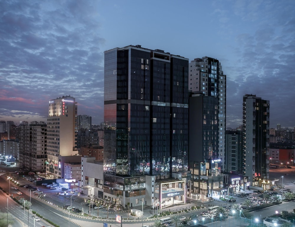 Park Inn by Radisson Hotel & Apartments Kuwait 3/62