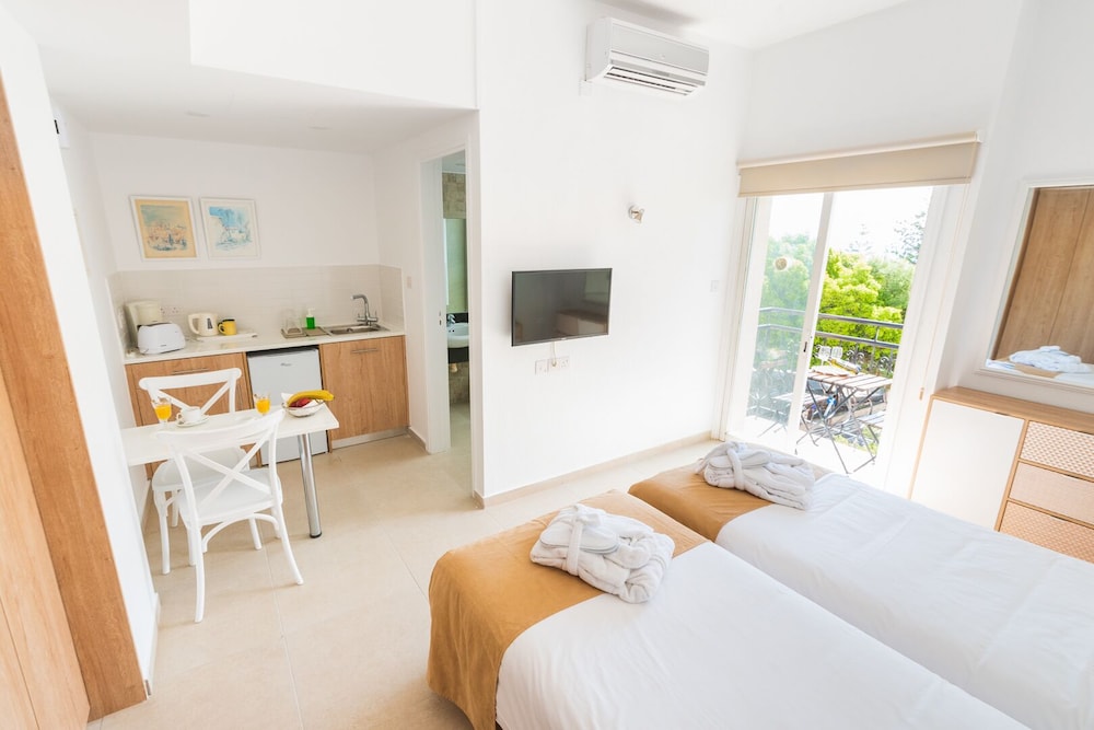 Chrielka Hotelsuites 8/43