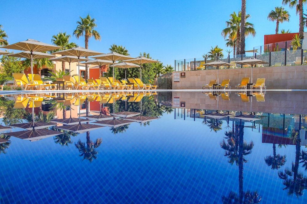 Vitors Village in LAGOA