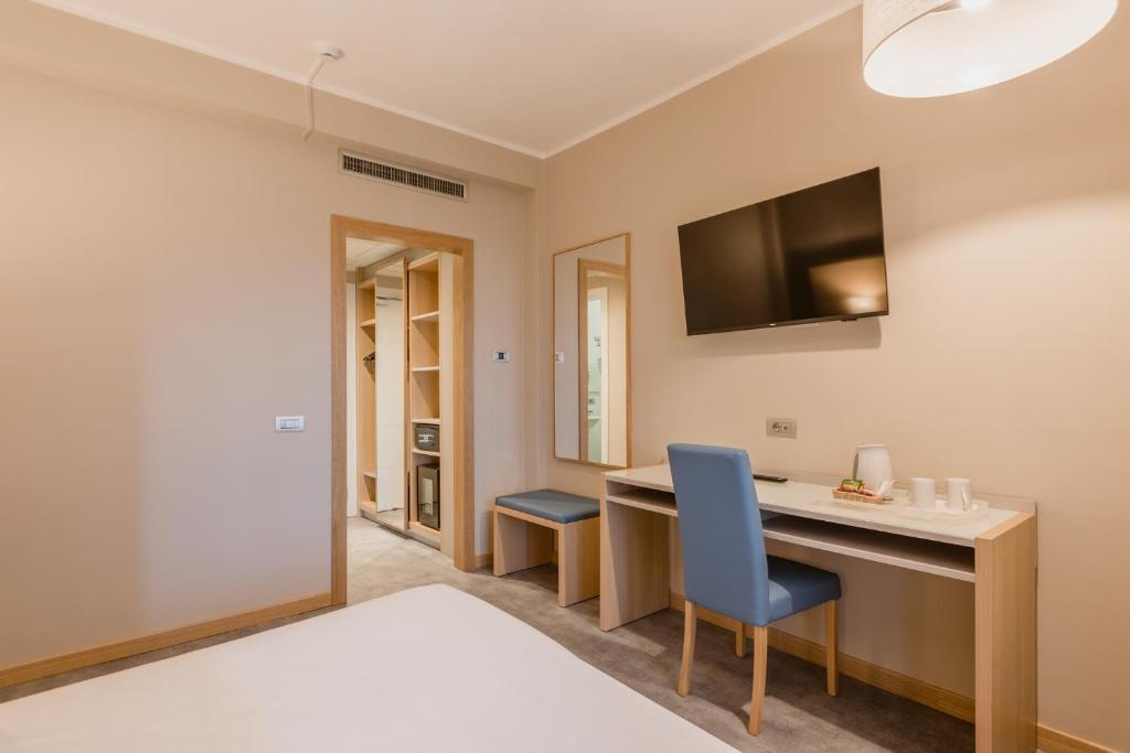 Room, Double or Twin Bed, Balcony, Hotel Calabona 6/6