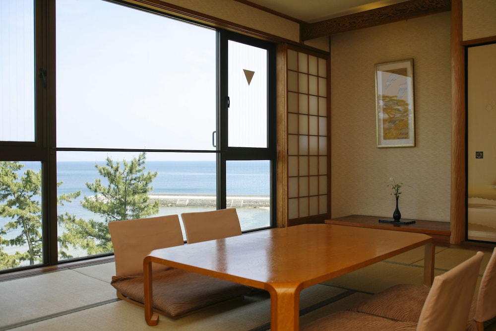 Yumekaiyu Awajishima 40/64