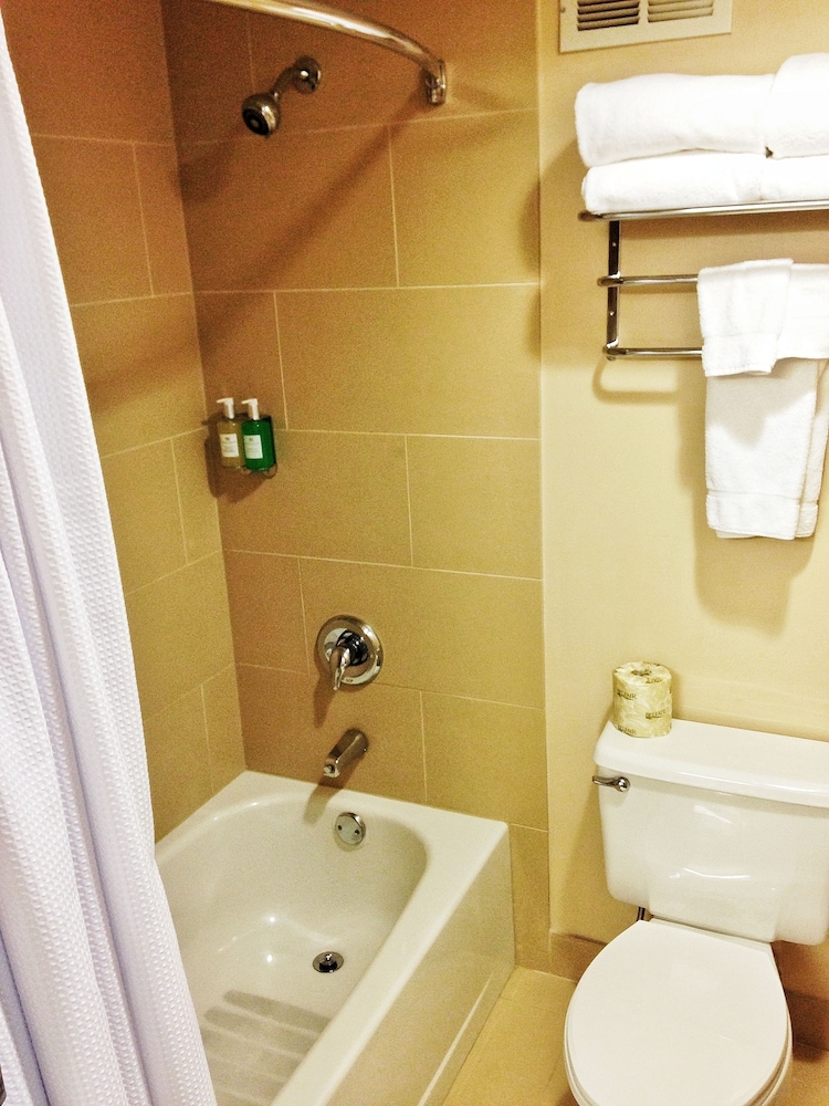 Coast Wenatchee Center Hotel 18/49