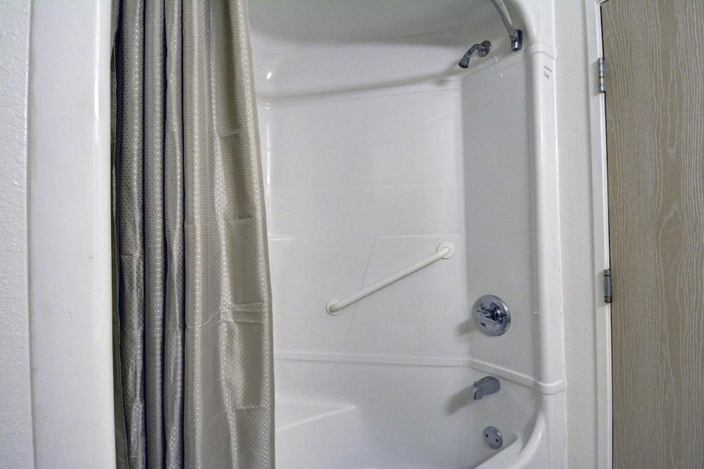 Motel6 Denison, TX 54/56