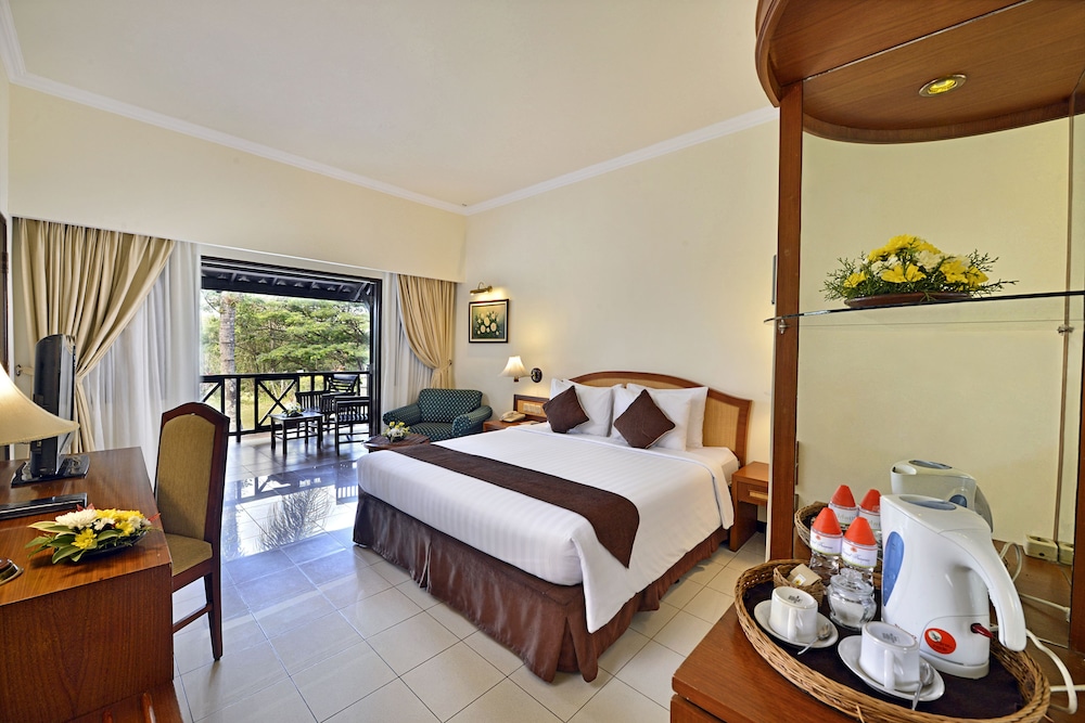 Grand Whiz Hotel Trawas Mojokerto 16/50