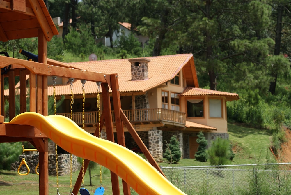 Bosque Escondido Hotel de Montana 20/32