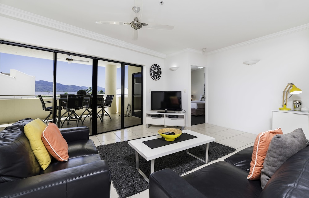 Jack Newell Holiday Apartments 51/74