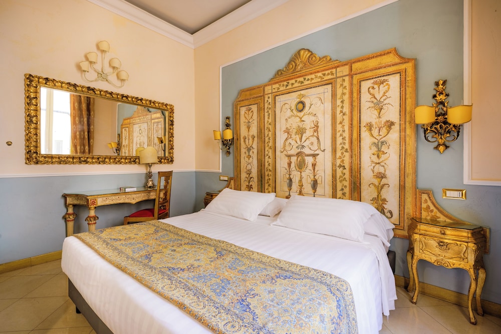 ECONOMY, DOUBLE OR TWIN BED