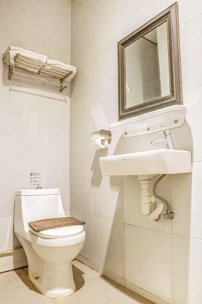 Airlangga Hotel 58/62
