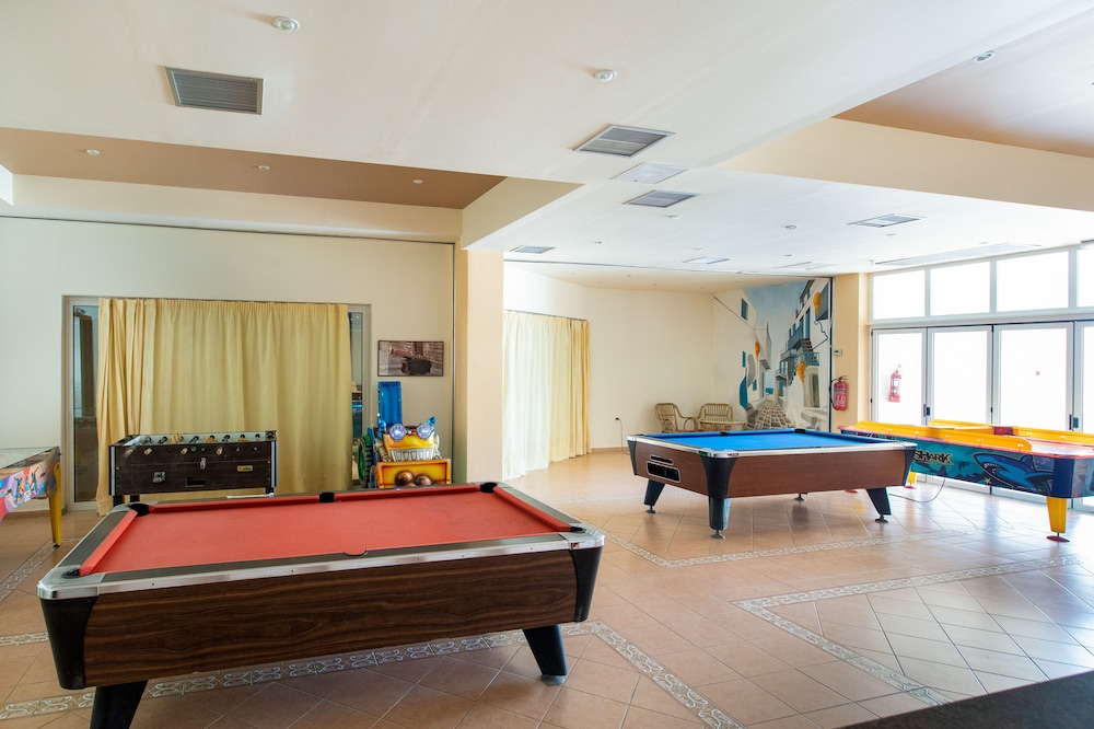 Sovereign Beach Hotel 34/50