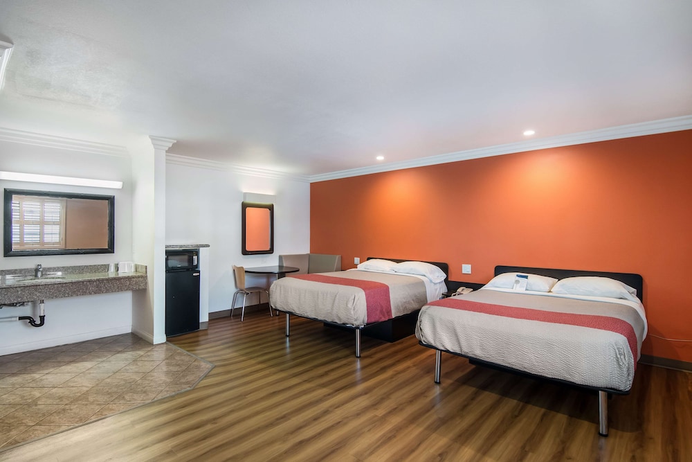 Motel6 Lomita, CA 13/34