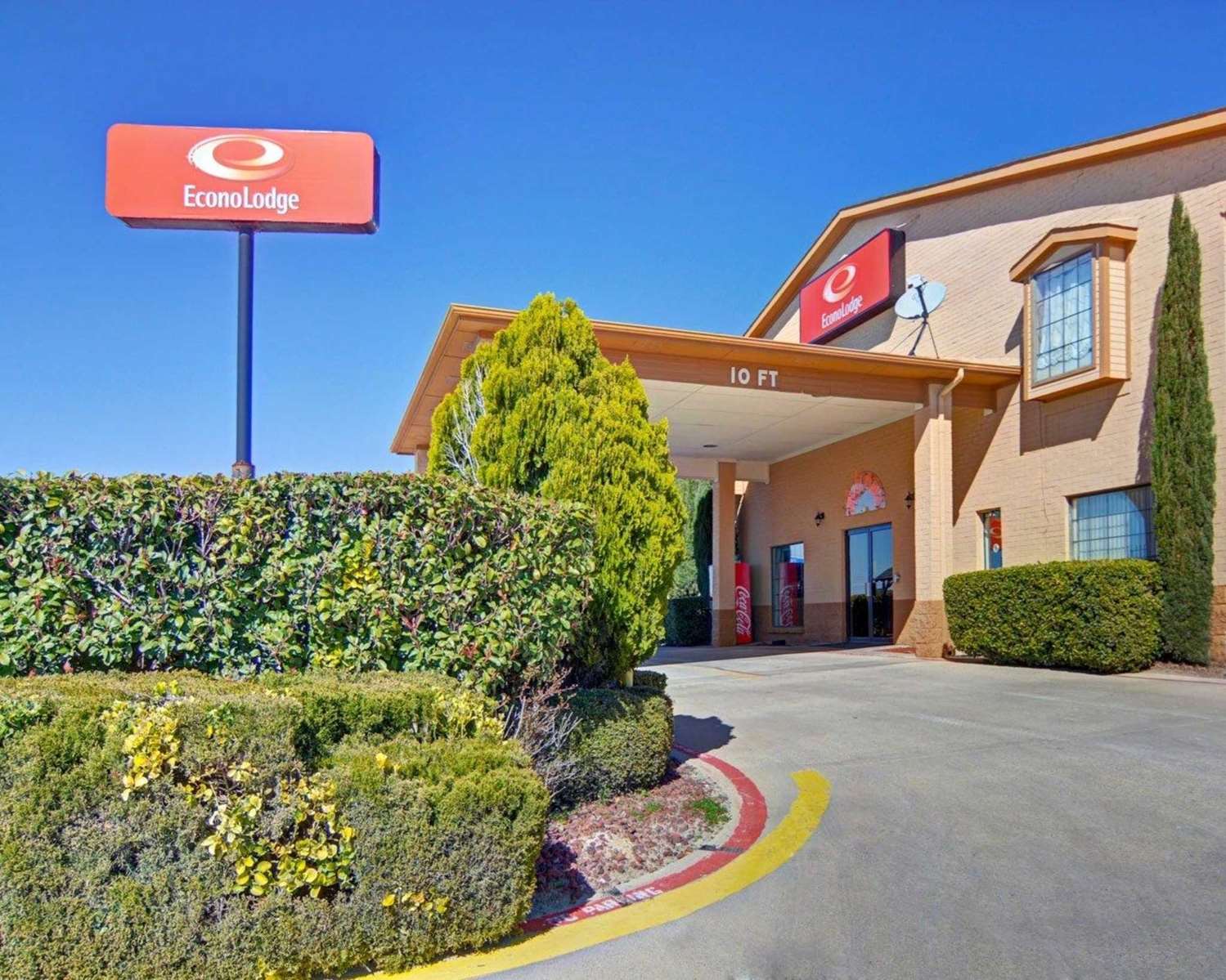 Super 8 by Wyndham Decatur Texas 8/8